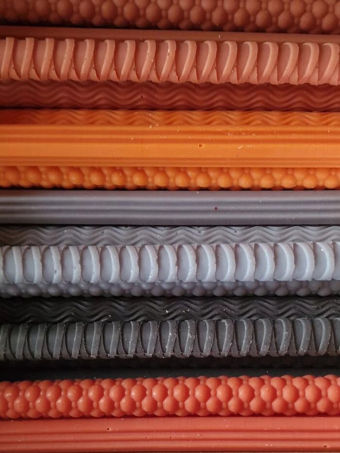 Свечи молодого бренда Пылко - это конструктор вашего миниатюрного города. Оттенки домов безупречно сочетаются между собой, а каждый цвет соответствует определённому аромату | Сетка — социальная сеть от hh.ru