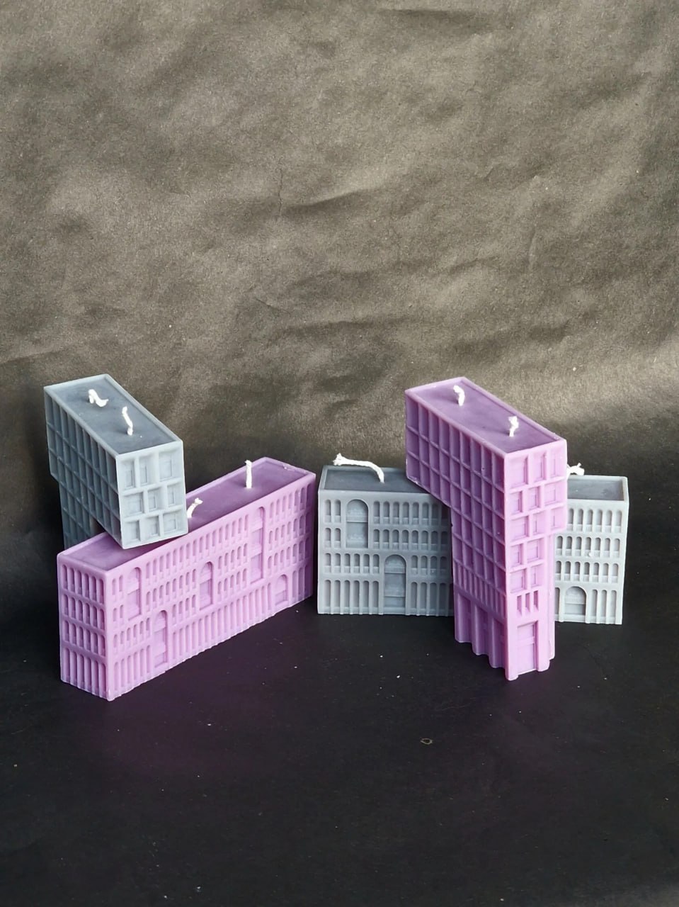 Свечи молодого бренда Пылко - это конструктор вашего миниатюрного города. Оттенки домов безупречно сочетаются между собой, а каждый цвет соответствует определённому аромату | Сетка — социальная сеть от hh.ru