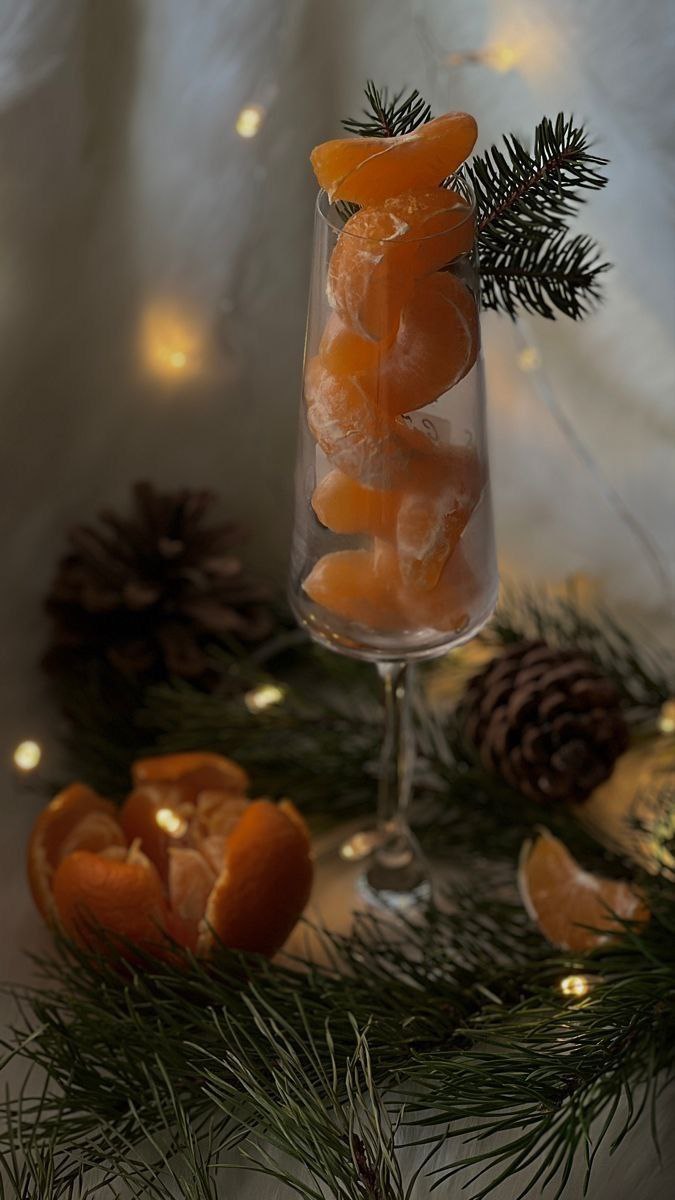 🎄 Мандариновое настроение уже бежит!!!
Уже вот вот...
а кто еще не купил? Бегите!🎄
Люблю ли я встречу Нового года?
Скорее-Да | Сетка — социальная сеть от hh.ru
