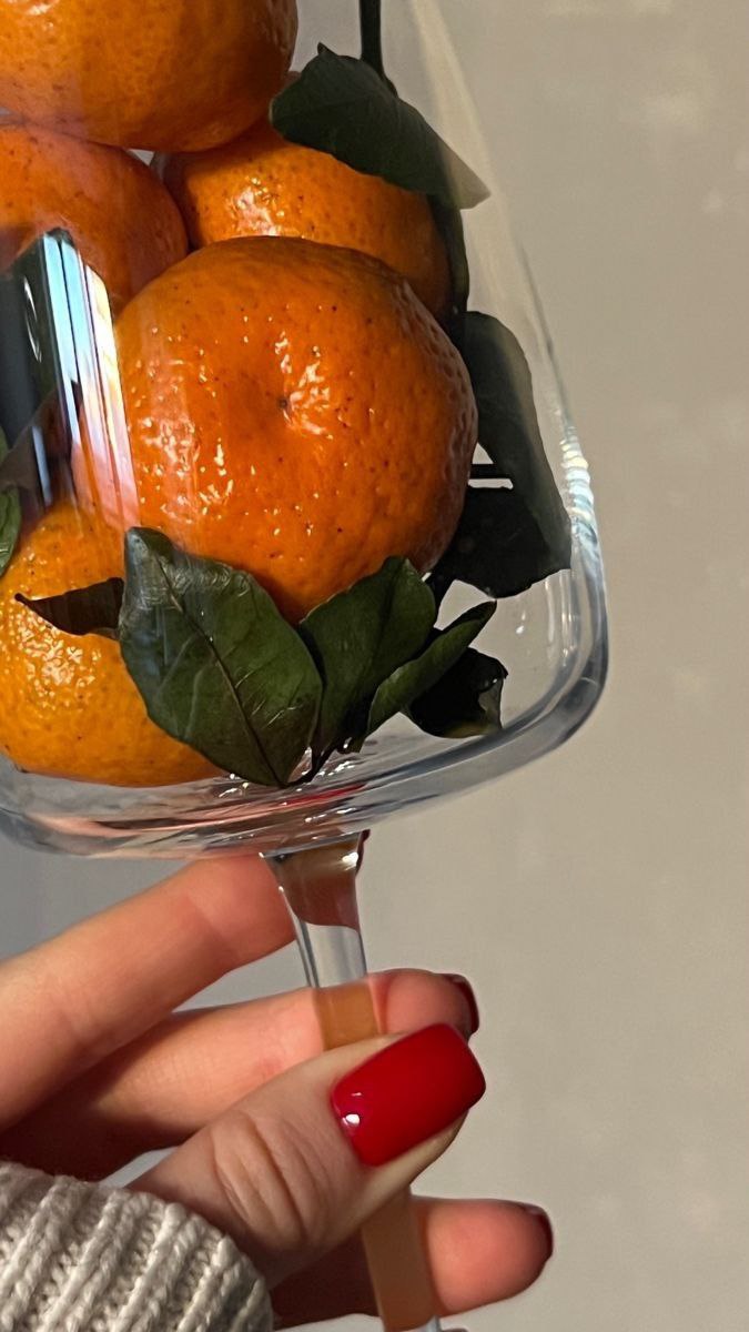 🎄 Мандариновое настроение уже бежит!!!
Уже вот вот...
а кто еще не купил? Бегите!🎄
Люблю ли я встречу Нового года?
Скорее-Да | Сетка — социальная сеть от hh.ru