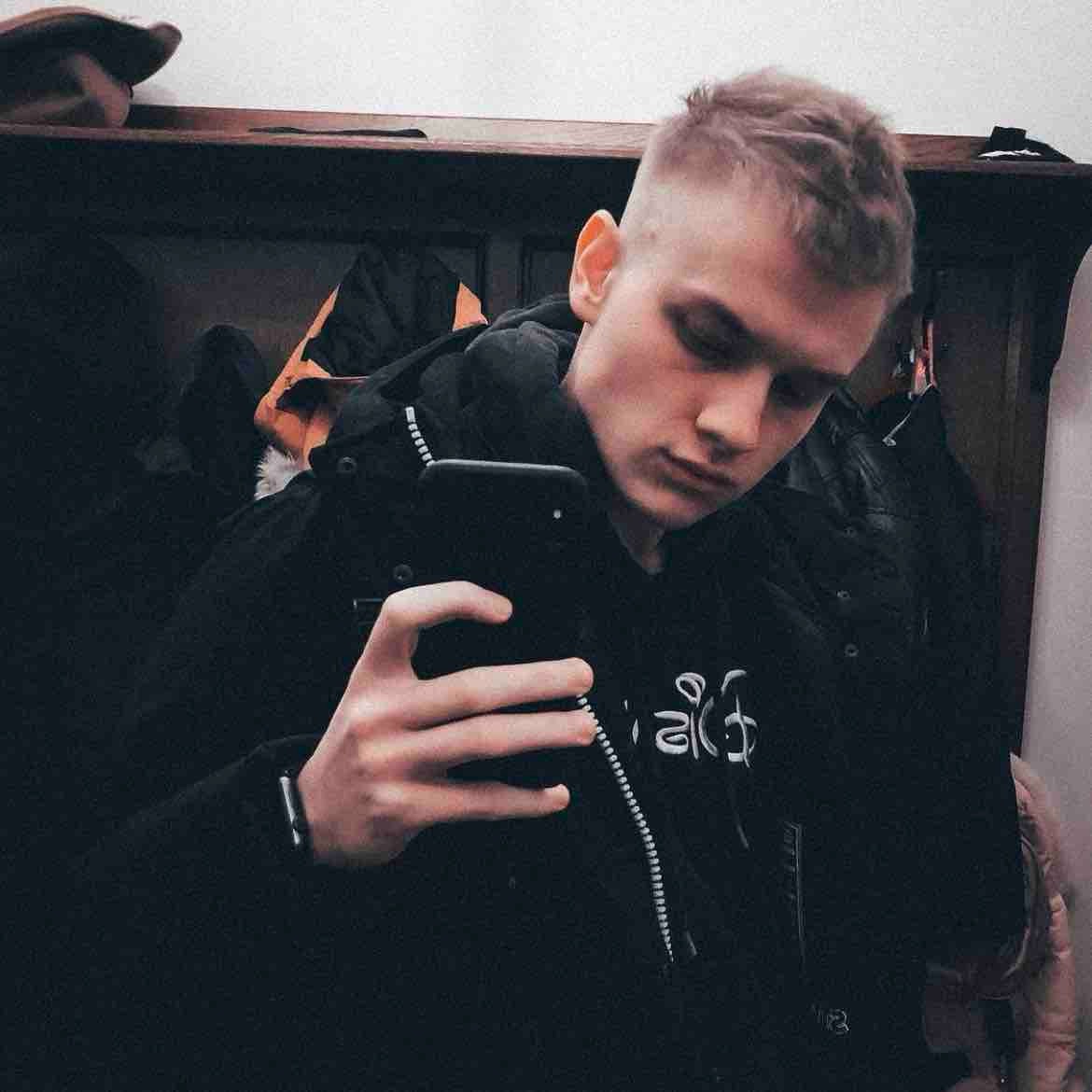 Олег Ветлов