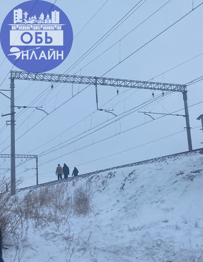 ↗ ЖКО Аэропорта
Ходят по рельсам разберитесь пожалуйста а то вдруг может сбить поезд и это может быть их вина
vk.com
Подробнее на https://vk.com/ob.gorod
#городобь #городобьонлайн #толмачево | Сетка — социальная сеть от hh.ru