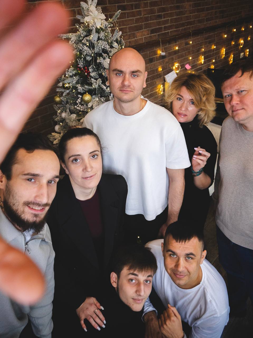 🎄 Дорогие друзья, от всей души поздравляем вас с наступающим Новым годом!
Пусть новый год принесет вам массу ярких моментов, невероятных достижений и, конечно же, удачных сделок | Сетка — социальная сеть от hh.ru