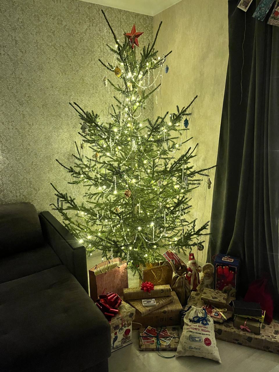 Всех с наступающим Новым 2025 годом!
Хочу поблагодарить всех, что вы со мной! Я очень это ценю и стараюсь для вас сделать канал еще более интересным! 
В следующем году планирую продолжать звать интере... | Сетка — социальная сеть от hh.ru