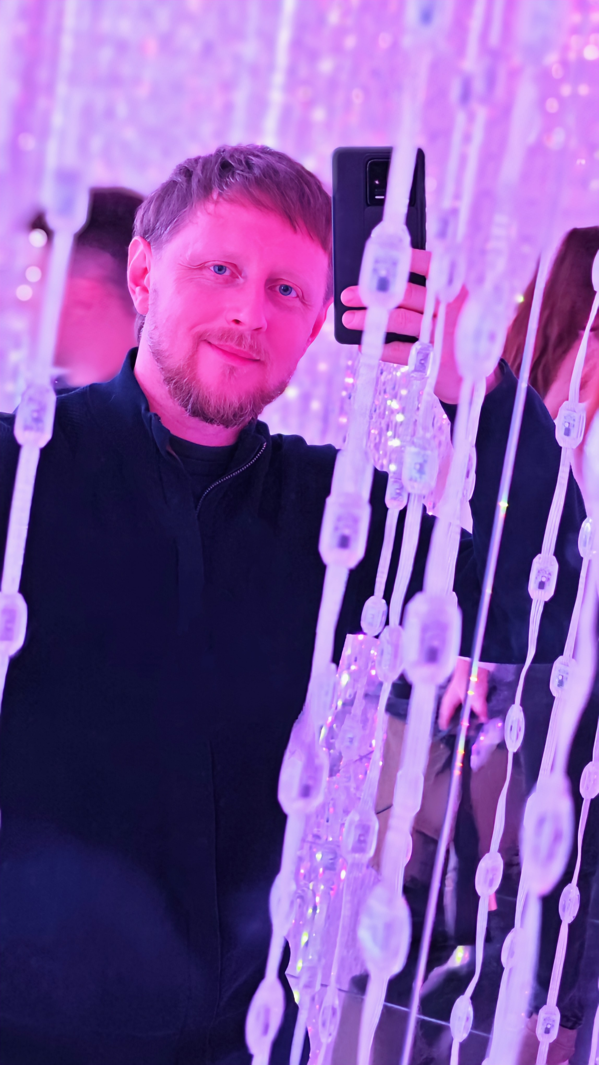 Друзья, с наступающим Новым годом!
Новый год — это всегда свет, тепло и надежда. В эти дни мы подводим итоги, вспоминаем, что сделали, и строим планы на будущее | Сетка — социальная сеть от hh.ru