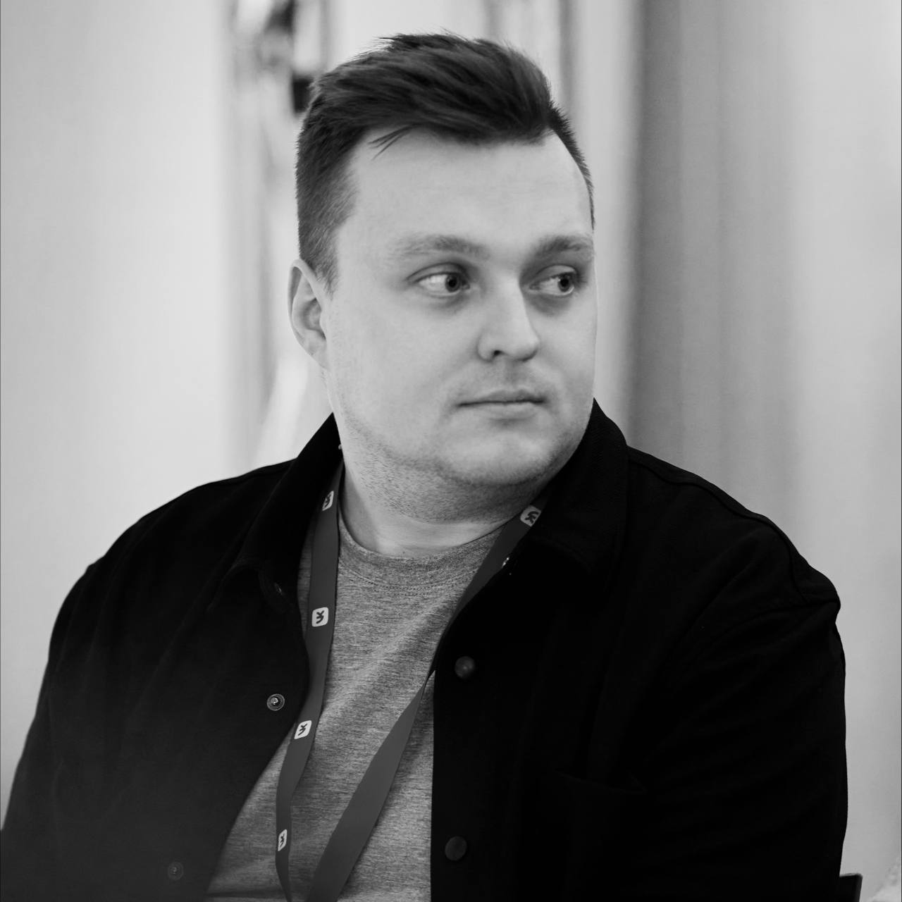 Привет! Я Никита — проджект в Российском обществе «Знание». Когда-то начал свой путь в IT с управления проектом в команде платформы Добро.рф, где руководил сервисом Добро.Навигатор | Сетка — социальная сеть от hh.ru