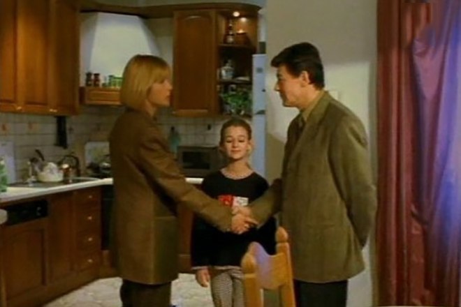 #чтопосмотреть
Бедная Саша (1997)
Накануне Нового года девочка Саша хочет ограбить банк своей богатой и постоянно занятой мамы, чтобы та перестала так много работать и начала уделять ей больше времени | Сетка — социальная сеть от hh.ru