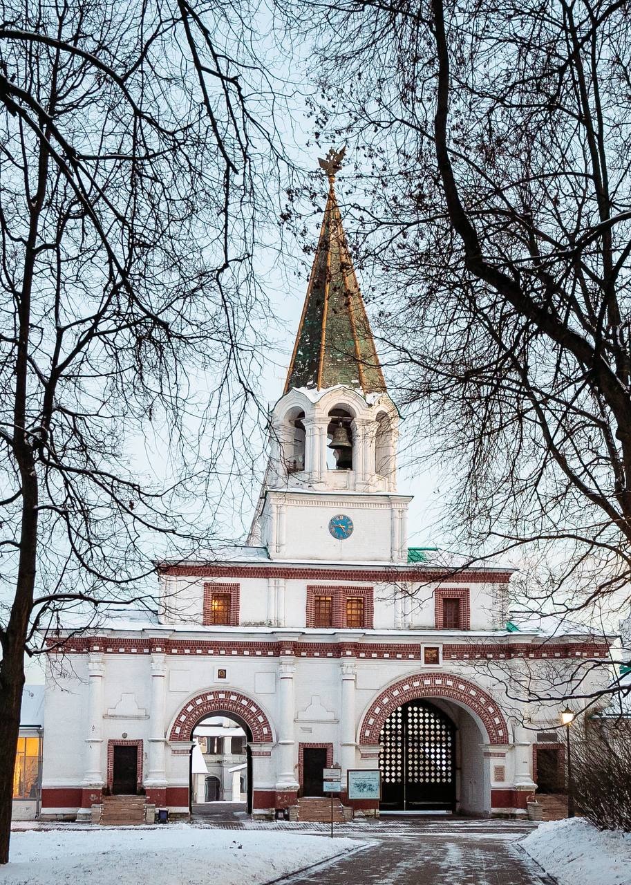 Рождество в Коломенском 🎄
6-7 января 12:00-17:00
Гостей ждет насыщенная программа с музыкальными и танцевальными выступлениями🎶
Кроме того, организаторы подготовят игры и забавы, колядки и гадания | Сетка — социальная сеть от hh.ru
