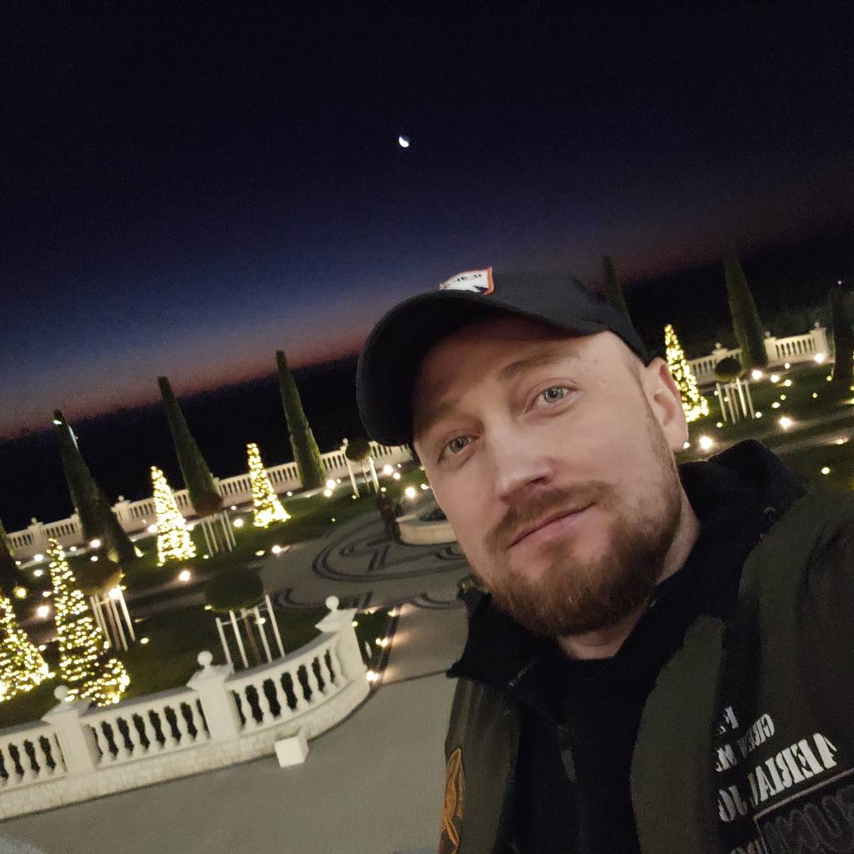Антон Вахрушев