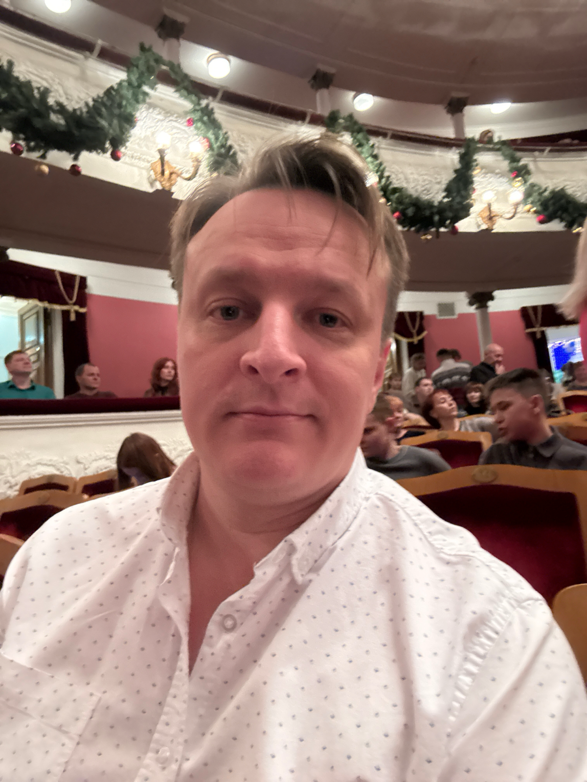 Гугл уже всё?
Смотрите-ка, совсем недавно я заметил, что последний год больше ищу в ЧатGPT, чем в Google | Сетка — социальная сеть от hh.ru