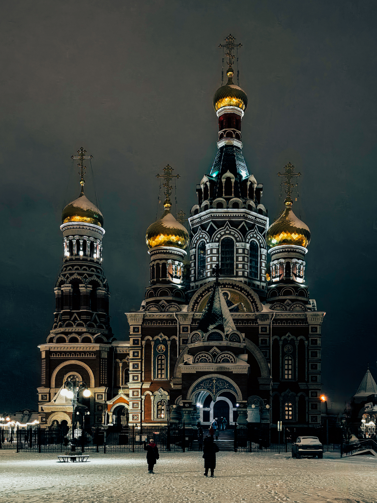 Все проводят новогодние каникулы по разному 🎄 
Кто-то отдыхает на диване, кто-то работает | Сетка — социальная сеть от hh.ru