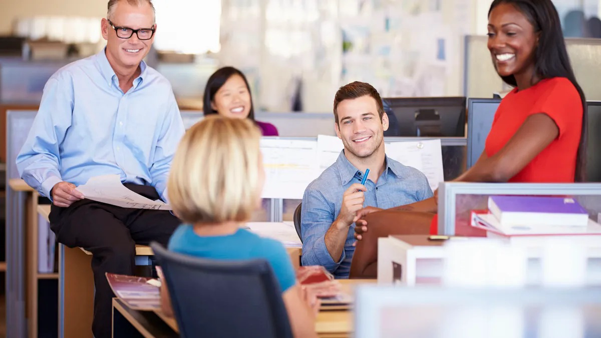 💼 Рынок труда в #США 2025:
#Рынок #труда #США сталкивается с вызовами, поскольку неудовлетворенность #сотрудников достигает рекордных уровней — только 50% работников сообщают об удовлетворении (по дан... | Сетка — социальная сеть от hh.ru