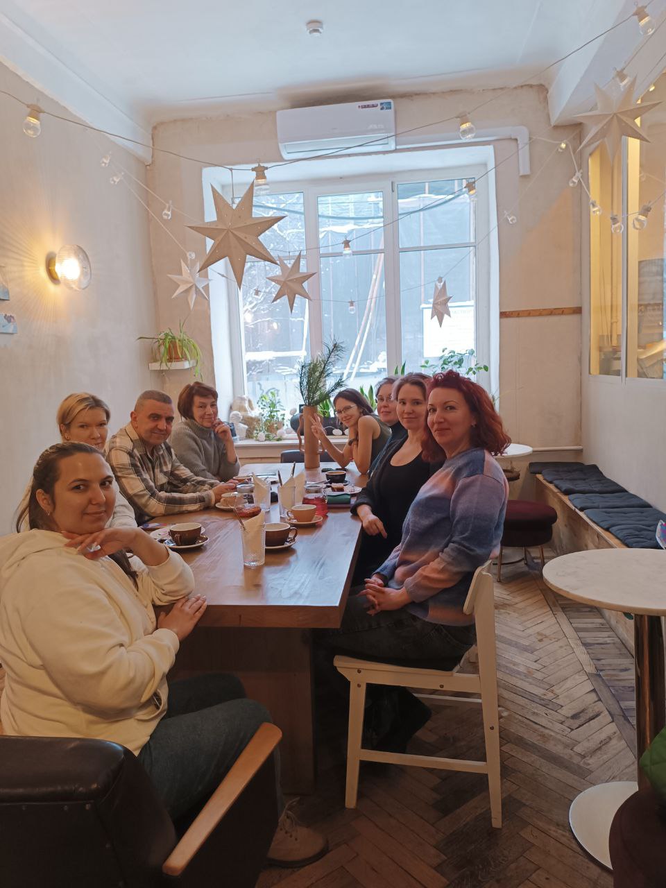 Новогоднее кофе-пати 1Сников проходит прямо
сейчас в Петербурге 🥳
Всем спасибо, кто добрался!
Кто хочет попасть на следующии кофепития

присоединяйтесь к чату | Сетка — социальная сеть от hh.ru