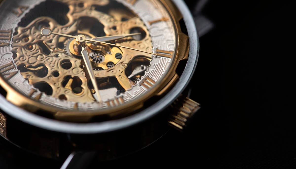 После скачка к $100,000 владельцы биткоина принялись скупать часы Rolex | Сетка — социальная сеть от hh.ru