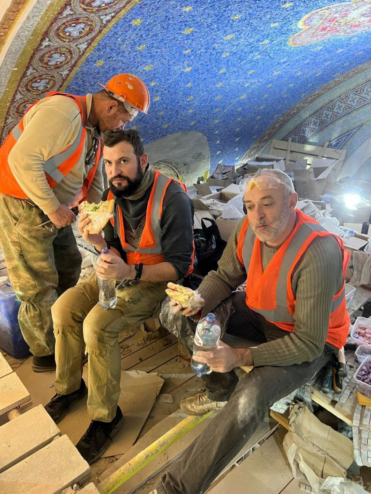 Новогоднее чудо в Херсонесе  
Привет, друзья! Год назад моя жизнь изменилась благодаря настоящему чуду | Сетка — социальная сеть от hh.ru