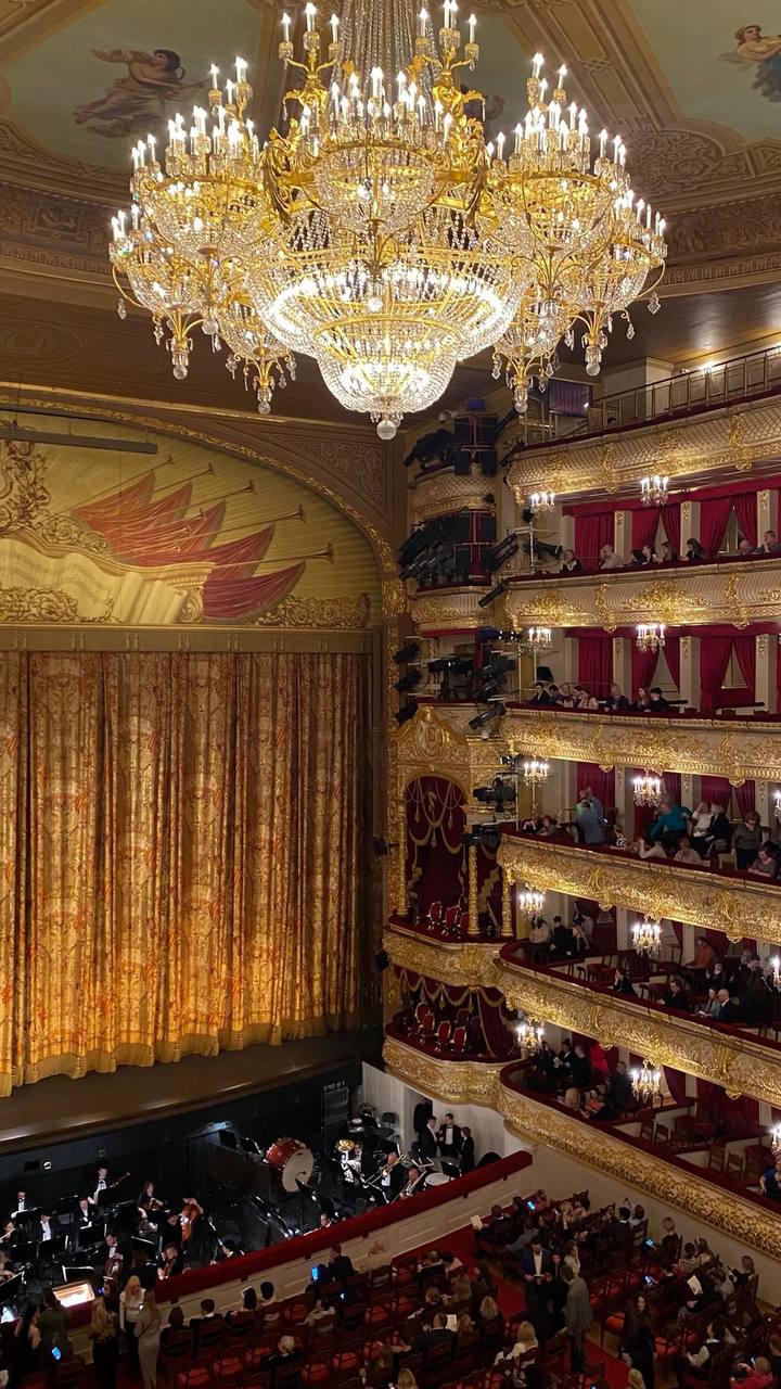 🎭Пушкинскую карту продлили на 2025 год
Номинал каты - ₽5000. Она дает возможность бесплатно посетить шоу, концерты, спектакли, музеи, кинотеатры и др | Сетка — социальная сеть от hh.ru
