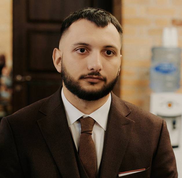 Андрей Кулаков