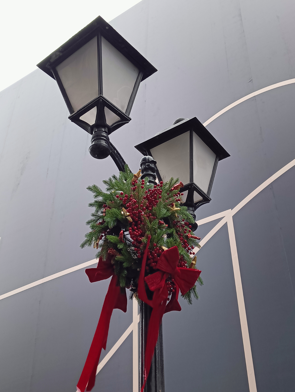 Одной из традиций меня и моих друзей является ежегодная поездка в Москву после нового года, в этот раз город был невероятно красиво украшен | Сетка — социальная сеть от hh.ru