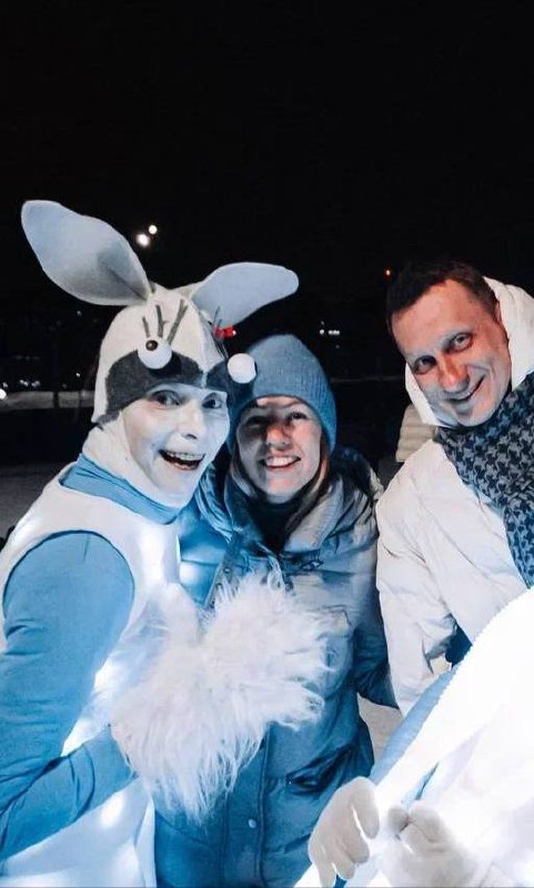 🎀 Рождественский бал на Ходынском поле
7 января 14:00-21:00
В Рождество парк превращается в настоящую сказочную страну, где волшебство окружит вас!✨
В программе:
✨Фигуристы-снежинки покажут шоу на льд... | Сетка — социальная сеть от hh.ru