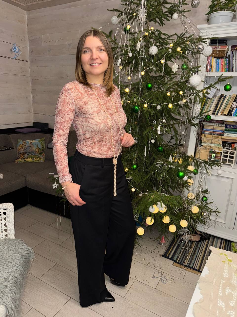 С Рождеством, дорогие 🎄
Здоровья, радости, любви, изобилия в каждом дне этого года!
Не вижу вашей активности в комментариях выше👆
Вы как там? Затерялись среди ёлок и салатов?
Делитесь как проходят ваш... | Сетка — социальная сеть от hh.ru