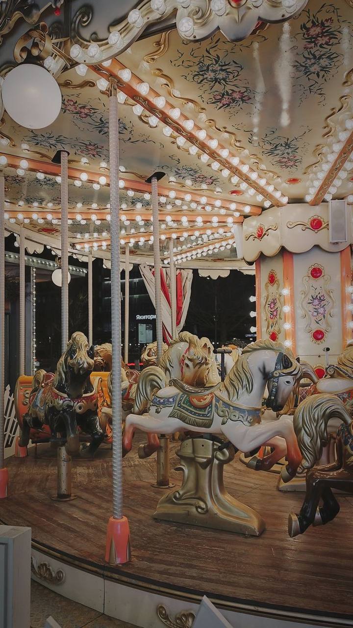 🎠Бесплатные карусели Москвы
📍Площадь Революции
📍Тверская площадь
📍Площадь Славы
📍Сквер у Гольяновского пруда
📍ул. Хачатуряна, вл. 13
📍ул. Митинская, вл. 31
📍Парк «Бригантина»
📍ул. Матвеевская, вл | Сетка — социальная сеть от hh.ru