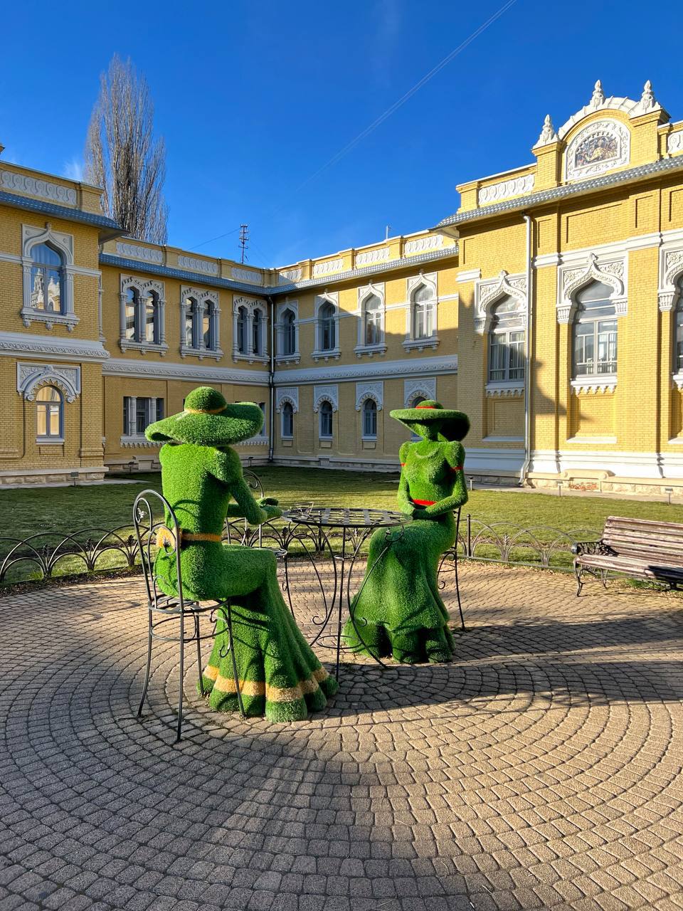 Южная зима 🌲⛄️
Январь
Кисловодск
📸Фотограф Артём Мелетов | Сетка — социальная сеть от hh.ru