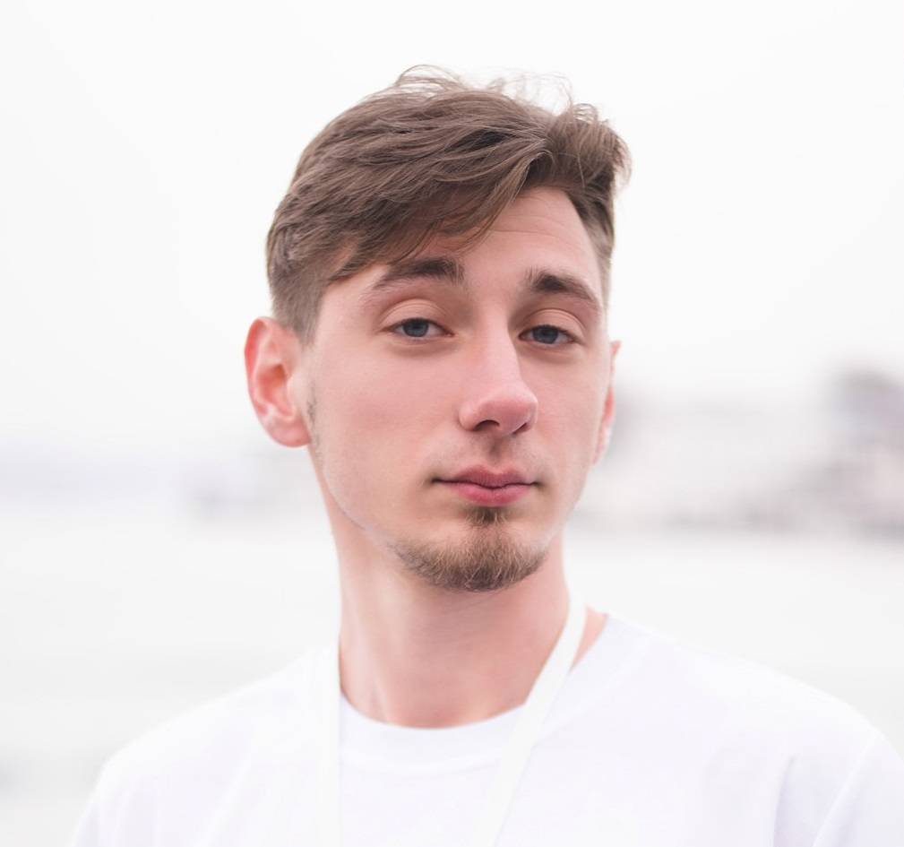 Артем Мотрич | Сетка — социальная сеть от hh.ru