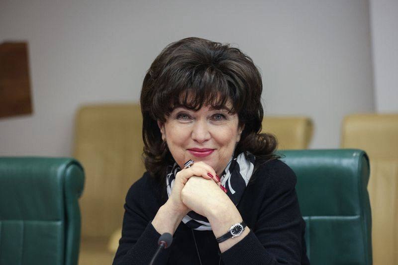 Исполнительный директор РАВВ Елена Довлатова в большом рождественском интервью для Российской газеты рассказала о том насколько нужно повысить тарифы на воду, зачем в вододефицитных регионах устанавли... | Сетка — социальная сеть от hh.ru