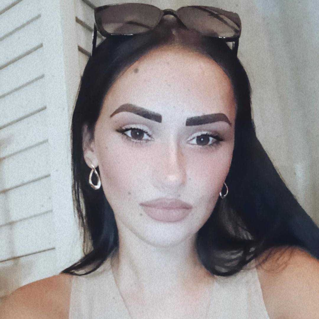Алёна Зи