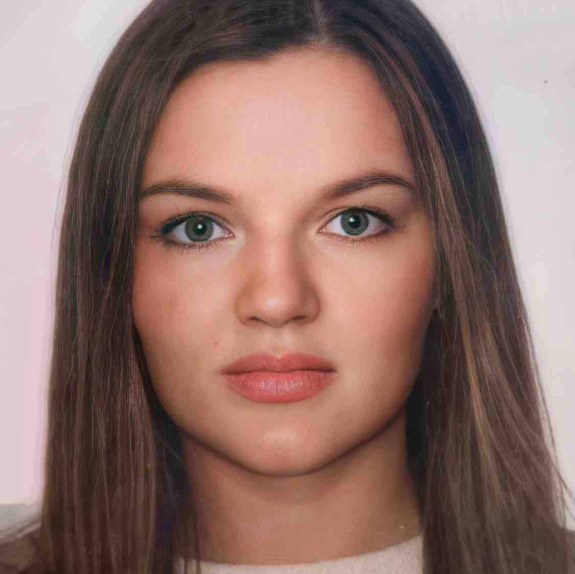 Елена Артыкова