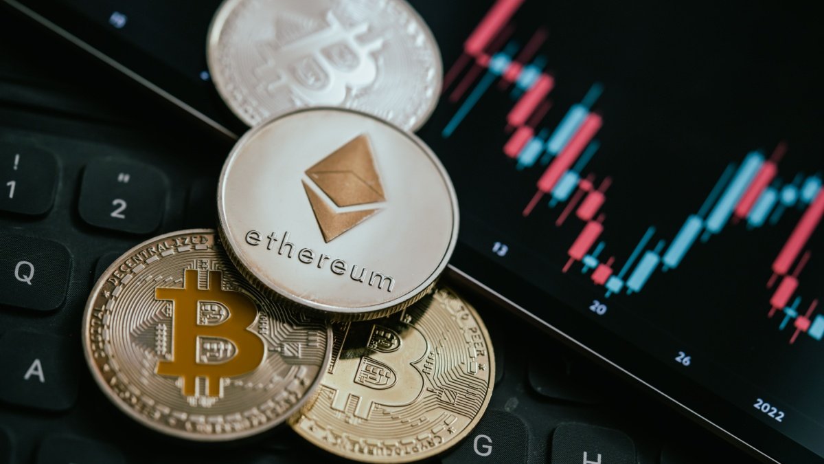 Ethereum Foundation продал 100 ETH, курс альткоина упал на 7,9% | Сетка — социальная сеть от hh.ru