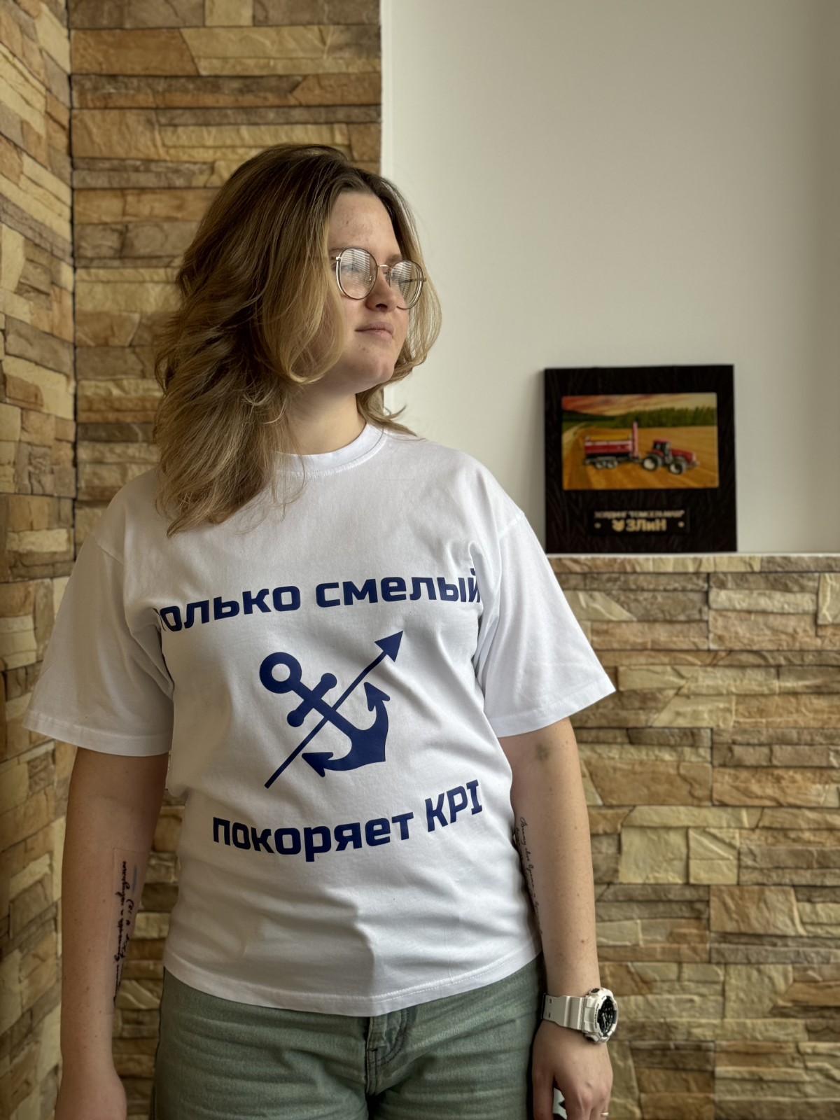 Замутила тут тишки для маркетологов и ребят, которые занимаются рекламой.
Как вам идея?
Если зашло – поставьте лайк и напишите коммент, зареспектую | Сетка — социальная сеть от hh.ru
