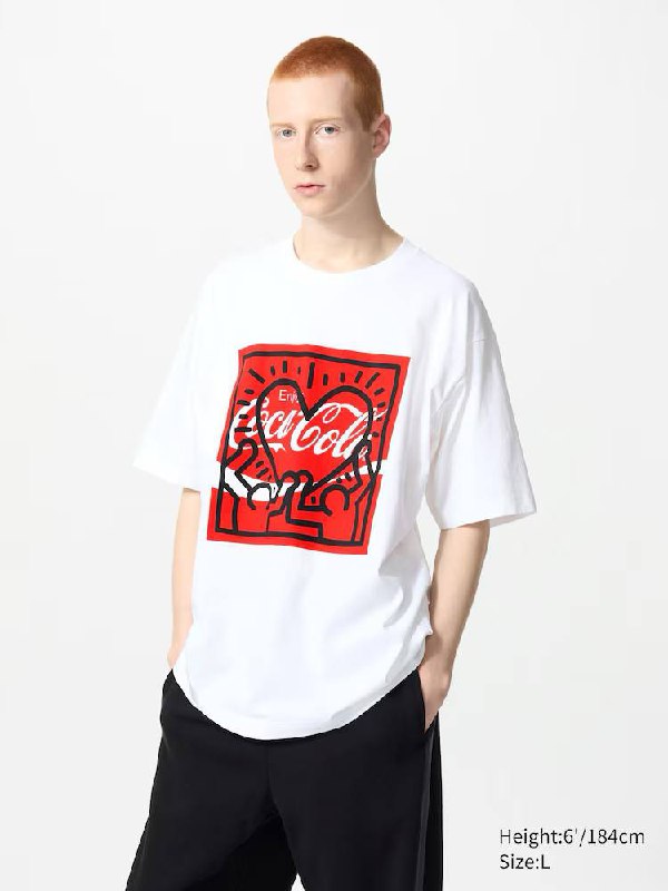 Прикол, в американском Uniqlo появилась коллаба с Coca-Cola от Кейт Харринг (дизайнер). Тишки продаются по 25 баксов (2750 рублей), а свитшоты по 40 баксов (4400 рублей) | Сетка — социальная сеть от hh.ru