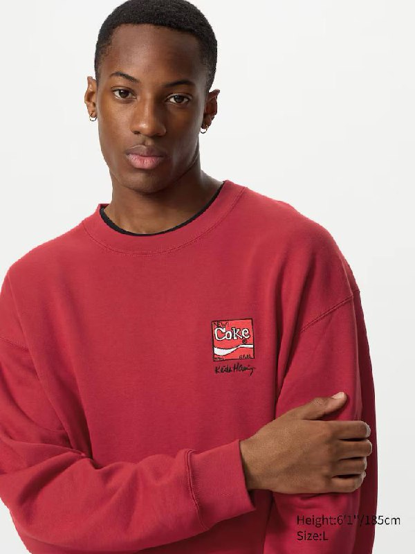 Прикол, в американском Uniqlo появилась коллаба с Coca-Cola от Кейт Харринг (дизайнер). Тишки продаются по 25 баксов (2750 рублей), а свитшоты по 40 баксов (4400 рублей) | Сетка — социальная сеть от hh.ru