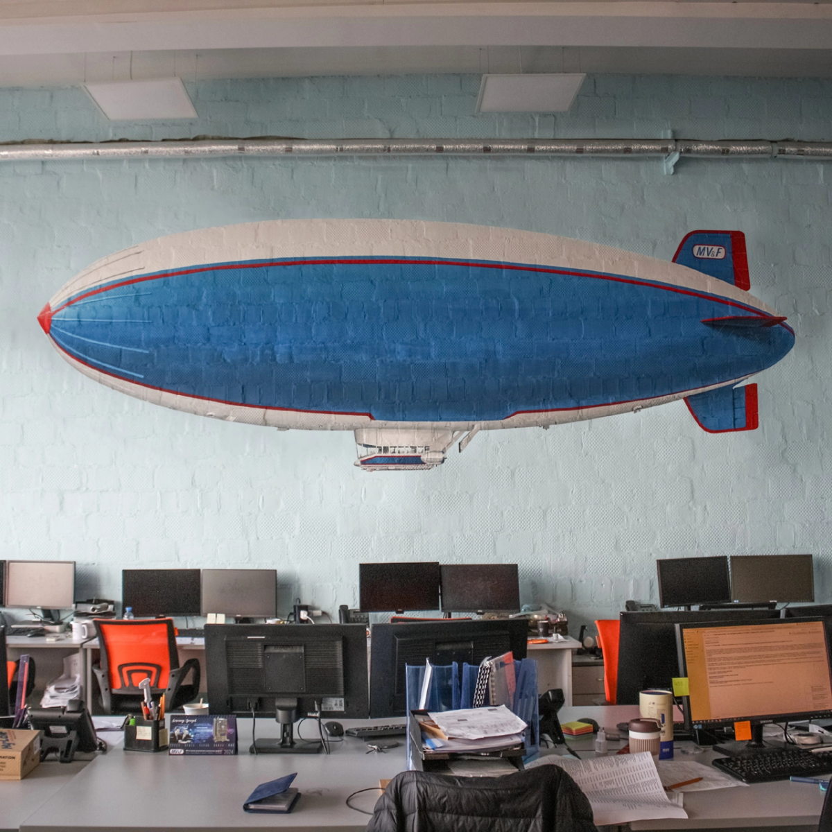 ❣️ Моё любимое направление в дизайне - это создание айдентики, а еще точнее, работа над бренд-стилем.
💼 Этот проект посвящен компании "Мониторинг Вентиль и Фитинг" | Сетка — социальная сеть от hh.ru