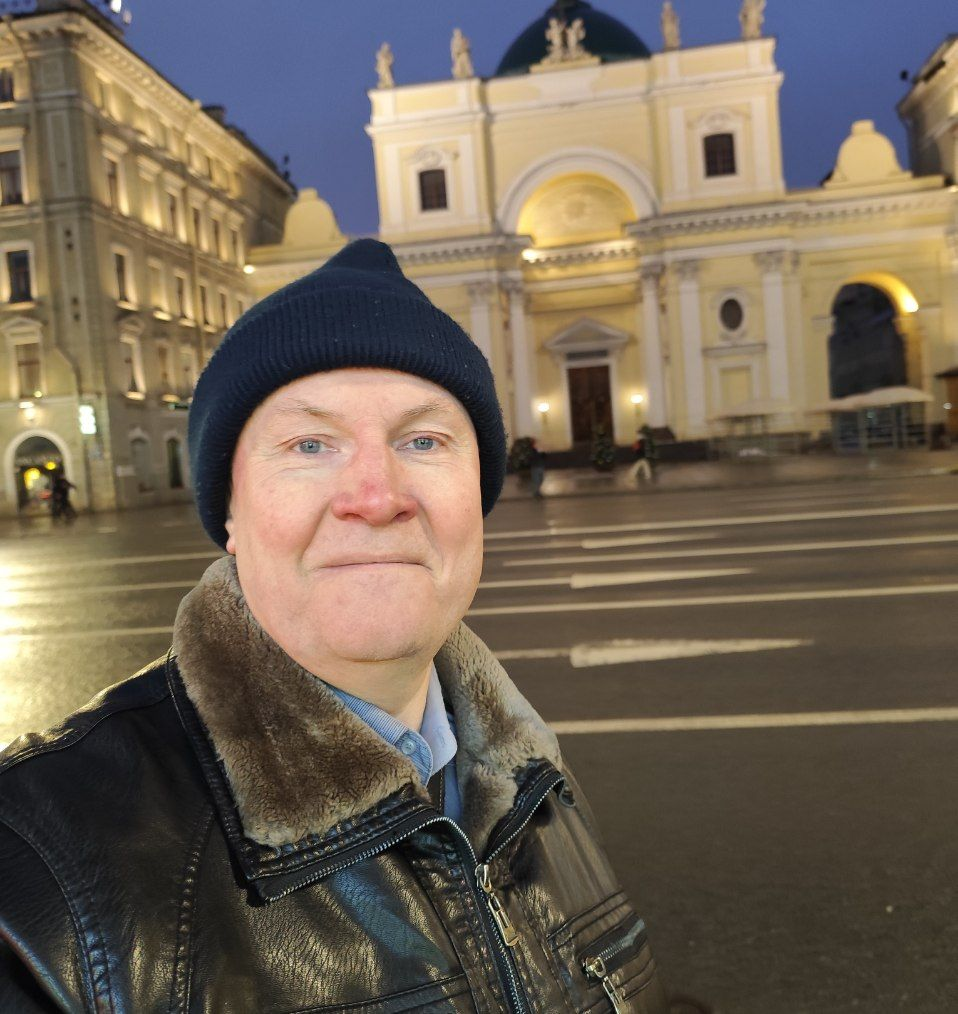 Какую роль я играю в системе семья  
Иногда мы не замечаем, какую роль играем в системе семья | Сетка — социальная сеть от hh.ru