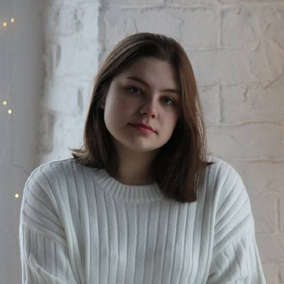 Карина Столярова