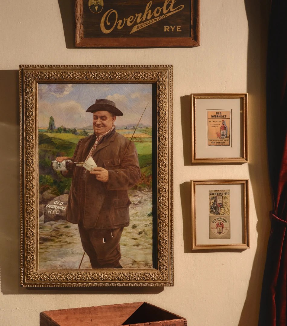 Агентство TAVERN переупаковало виски Overton, обновило стратегию, а так же разработало дизайн бара-музея
Overholt — это не просто старый виски, это важная часть американской истории | Сетка — социальная сеть от hh.ru