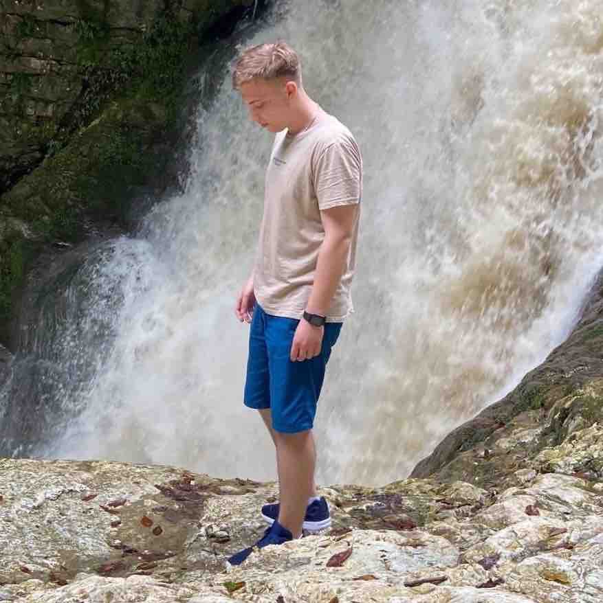 Никита Долгов