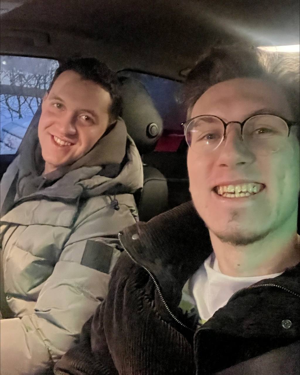 встречаться стабильно
каждые полгода целая
традиция теперь уже
@LightnessPSA | Сетка — социальная сеть от hh.ru