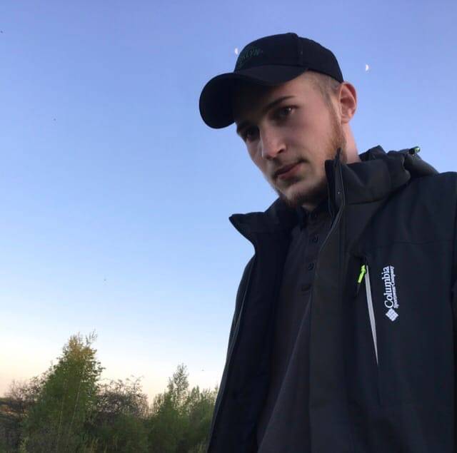 Дмитрий Ларионов