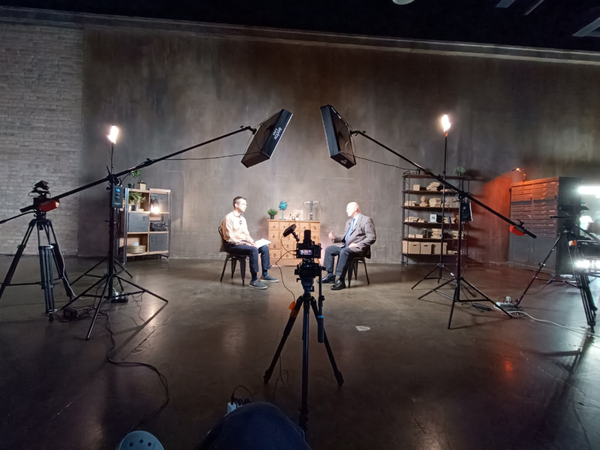 Всем привет! Я занимаюсь видео производством для медицины https://media-doc.ru/
Много успешных кейсов, опыт работы в видеопроизводстве 20 лет, в медицине 6 лет | Сетка — социальная сеть от hh.ru