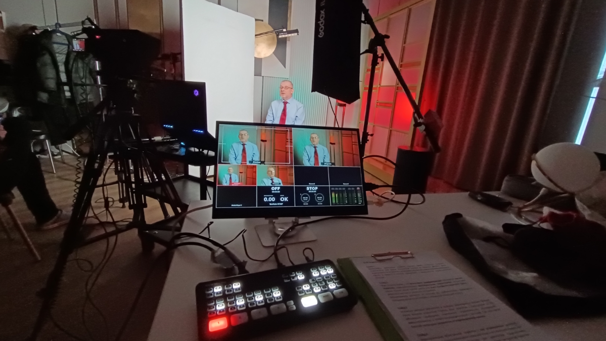 Всем привет! Я занимаюсь видео производством для медицины https://media-doc.ru/
Много успешных кейсов, опыт работы в видеопроизводстве 20 лет, в медицине 6 лет | Сетка — социальная сеть от hh.ru