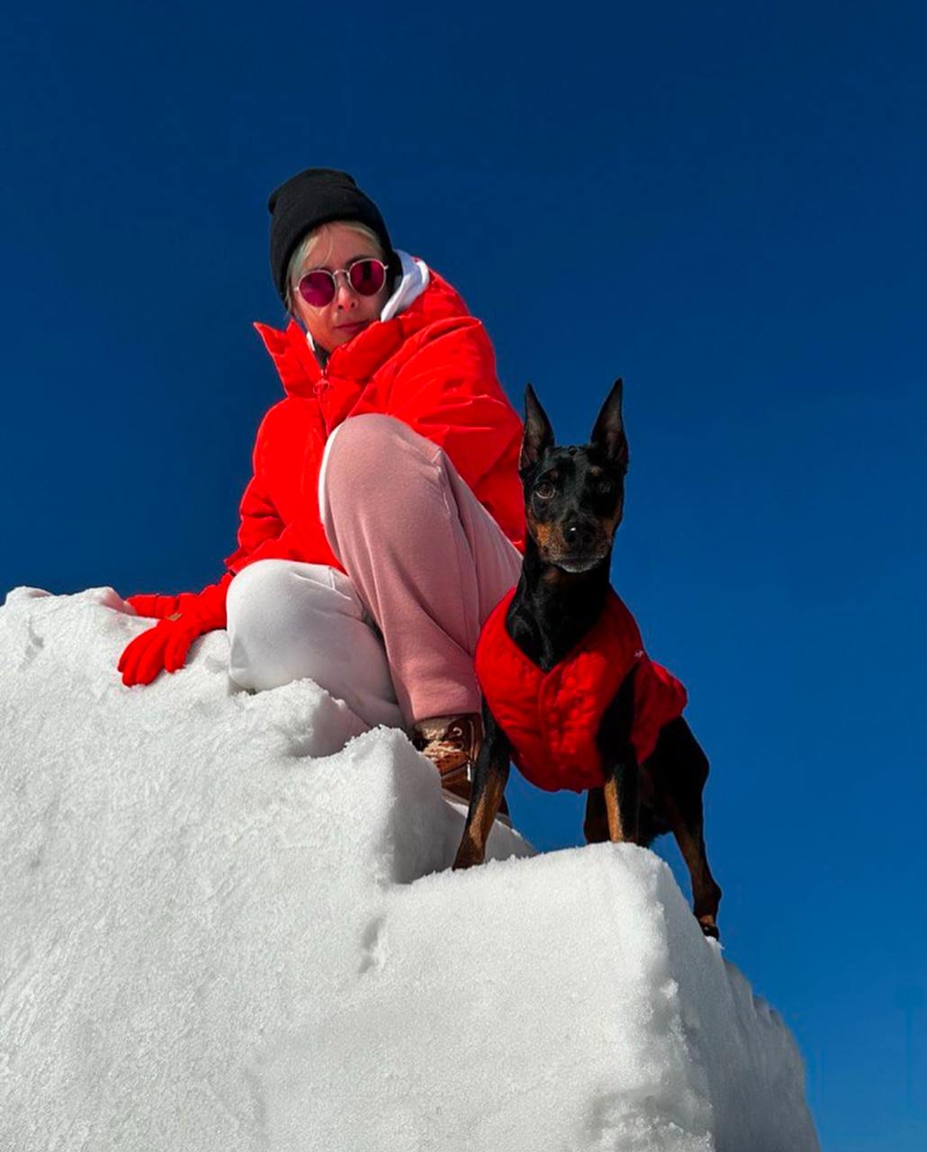 Добро пожаловать в обитель идей и любви к себе.
Здесь о креативных индустриях и трендах, а еще сильные истории и гастрономия | Сетка — социальная сеть от hh.ru