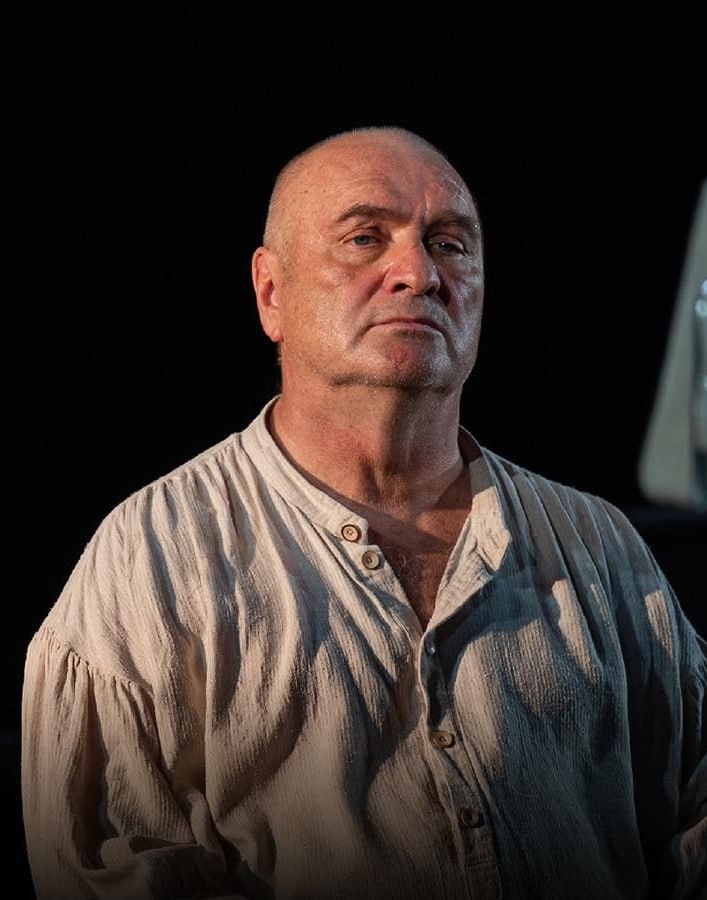 🎭«Театральный бульвар» представляет афишу спектаклей на неделю
В понедельник 13 января:
Спектакль «Тётка Чарлея» 18+
📍«Театр на Трубной», Неглинная ул., д. 29, стр | Сетка — социальная сеть от hh.ru
