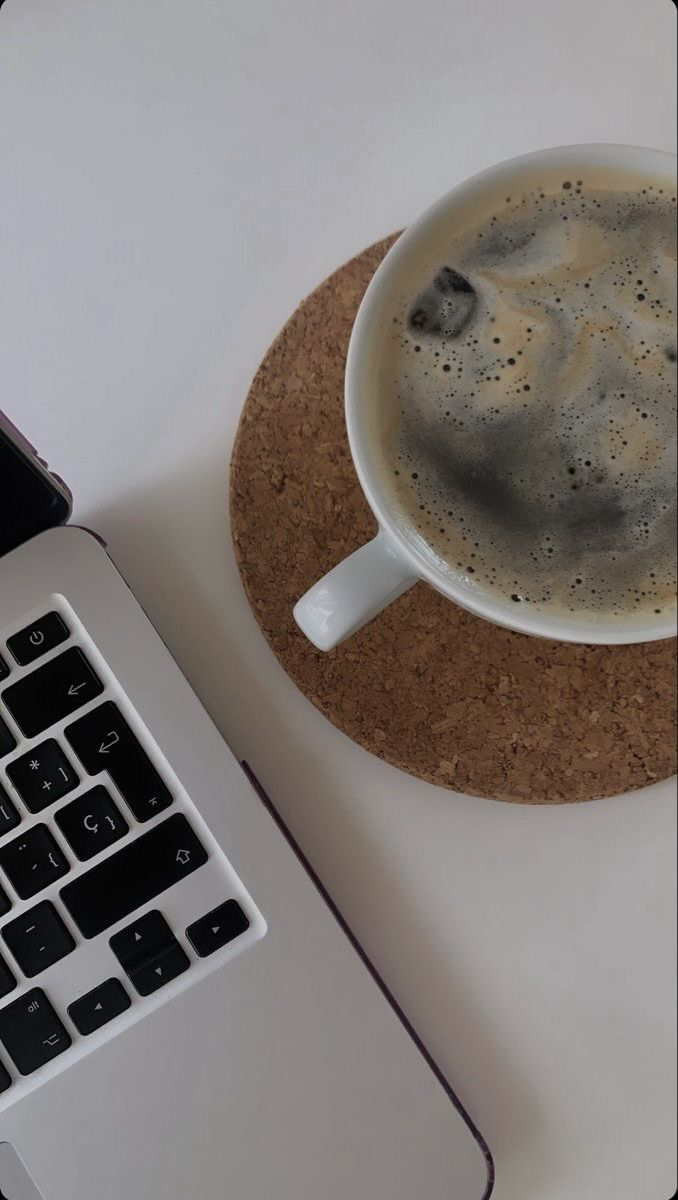 #рубрика #колонкасоветов
Привет, дорогой читатель.
Замедлись на мгновение. Пусть уйдут большие и громоздкие «несущие конструкции», вроде: долга, чувства вины, перед кем-то | Сетка — социальная сеть от hh.ru