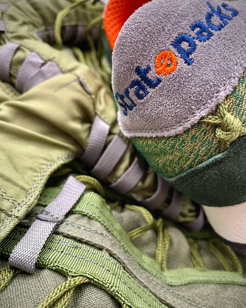 🪂 Кроссовки из костюма ВКК-6М от обувного мастера Андрея Кавешникова и бренда Stratopacks | Сетка — социальная сеть от hh.ru