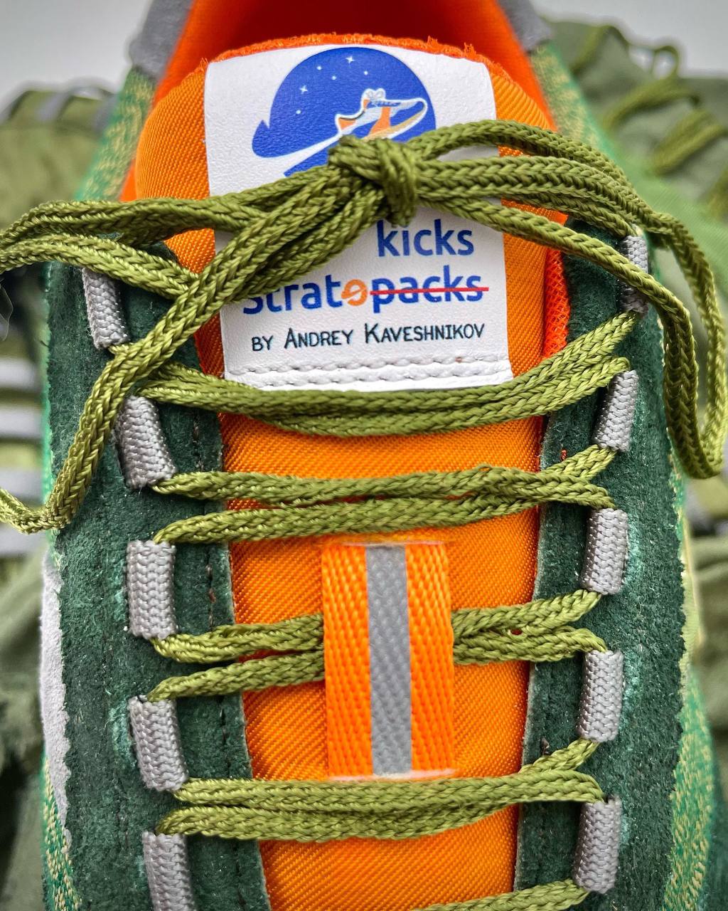 🪂 Кроссовки из костюма ВКК-6М от обувного мастера Андрея Кавешникова и бренда Stratopacks | Сетка — социальная сеть от hh.ru