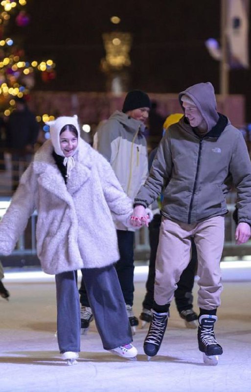 ⛸Ночные сеансы катания на катке ВДНХ
с 25 на 26 января
Первые 300 посетителей получат уникальную возможность покататься на коньках с подсветкой, которые будут выдавать сотрудники пункта проката № 1😍
⏺... | Сетка — социальная сеть от hh.ru