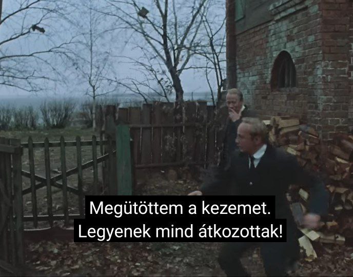 Фильм "Жестокий романс"
Создатели венгерских субтитров* расслышали, как Карандышев, ушибив руку, вдогонку всех проклял | Сетка — социальная сеть от hh.ru